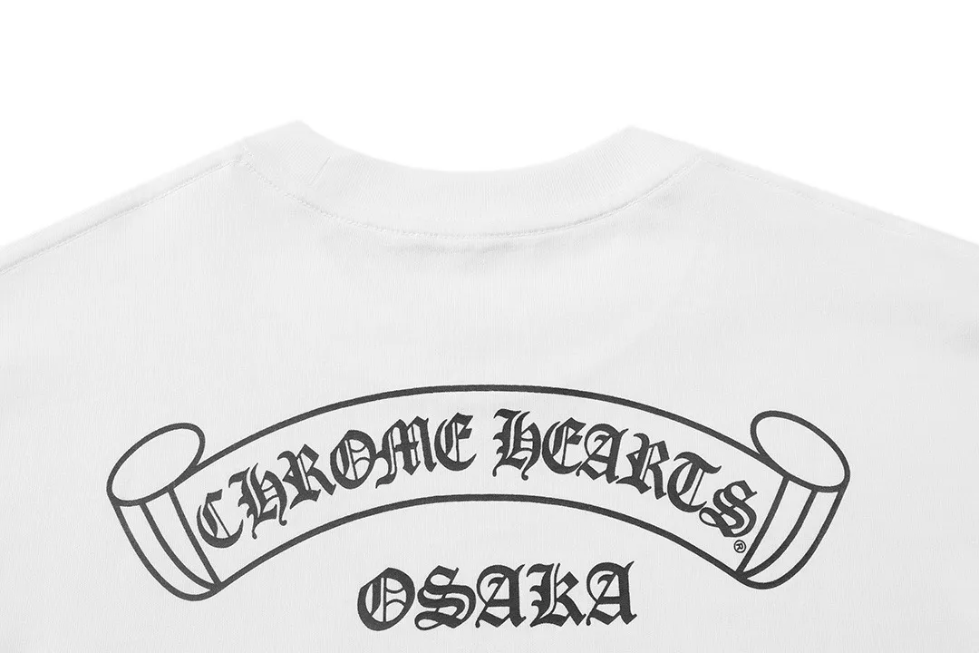 P150 Chrome Hearts 2026 early spring new style, chest pocket, front and back printed logo, same style for men and women, short-sleeved T-shirt ·Customized 300 grams of 100% double yarn pure cotton fabric ·Dyeing of 32 double-strand threads ·Collar label, hangtag, main mark and three labels complete Color: White Size: XS S M L